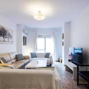 https://amplio-apartamento-con-terraza-y-bb-en-el-centro.es-andalucia.com